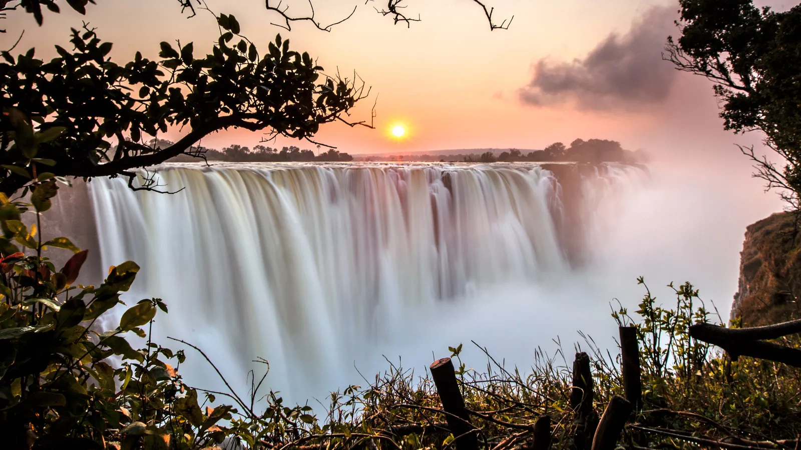 GettyImages-181926538-victoriafalls